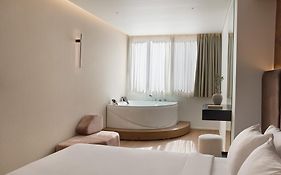 Blanco Athens Aparthotel